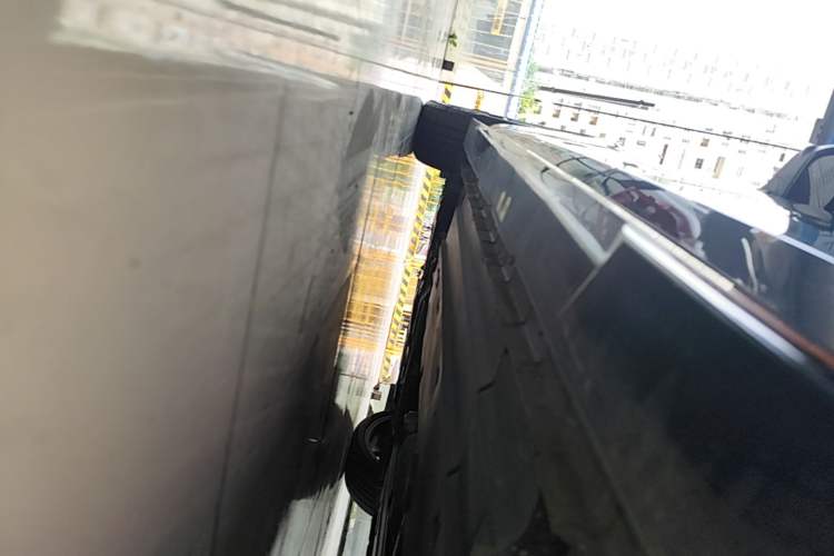 Used CHANGAN UNI-V 2025 1.5T 500Bar High-Energy Sport Edition Left Side Sill