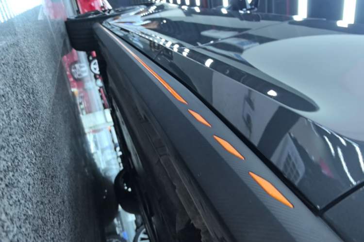 Used CHANGAN UNI-V 2025 Model Third-Generation 2.0T Dynamic Edition Left Side Sill
