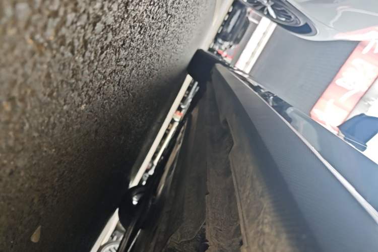 Used CHANGAN UNI-V 2025 Model Third-Generation 2.0T Dynamic Edition Left Side Sill