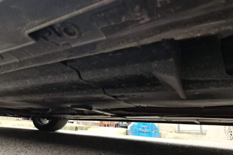 Used CHANGAN UNI-V 2025 Model Third-Generation 2.0T Dynamic Edition Left Side Sill
