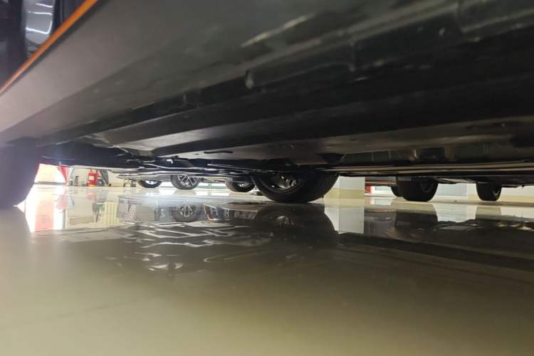 Used CHANGAN UNI-V 2025 Model Third-Generation 2.0T Dynamic Edition Left Side Sill