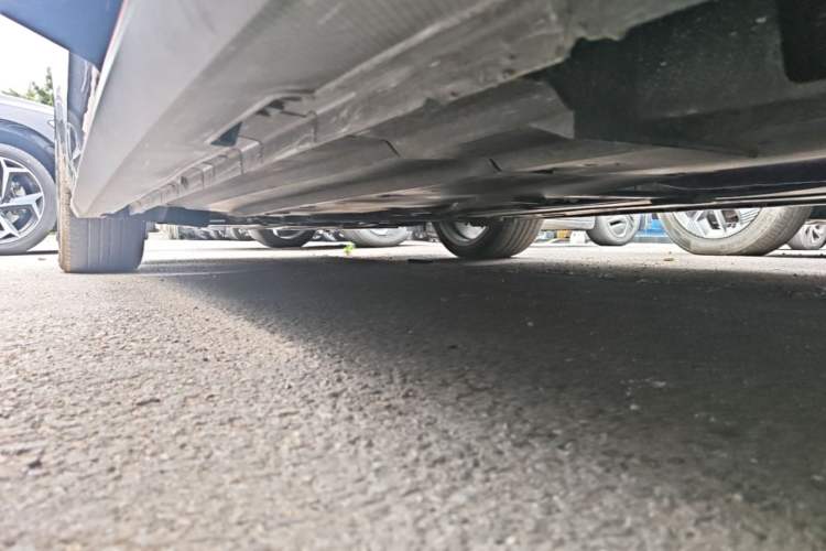 Used CHANGAN UNI-V 2025 Model Third-Generation 2.0T Dynamic Edition Left Side Sill