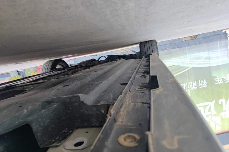 Used CHANGAN UNI-V 2025 Model Third-Generation 2.0T Dynamic Edition Left Side Sill