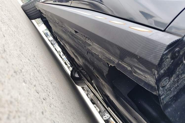 Used CHANGAN UNI-V 2025 Model Third-Generation 2.0T Dynamic Edition Left Side Sill