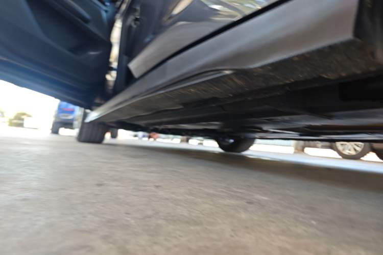 Used CHANGAN UNI-V 2025 1.5T 500Bar Prestige Version Left Side Sill