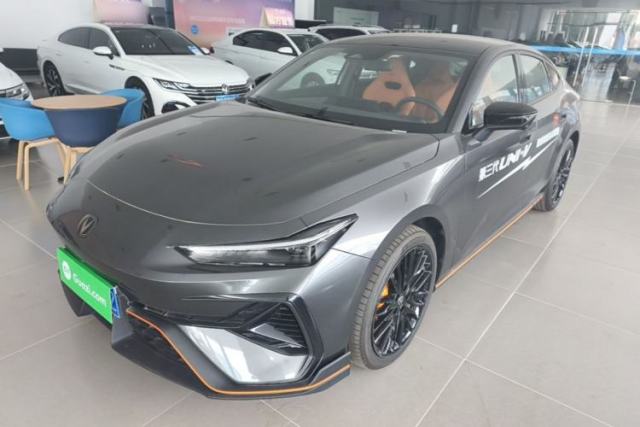 Used CHANGAN UNI-V 2025 Model Third-Generation 2.0T Dynamic Edition