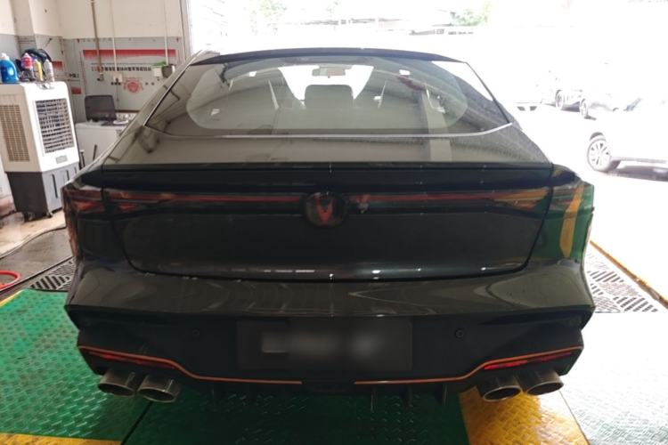 Used CHANGAN UNI-V 2025 Model Third-Generation 2.0T Dynamic Edition Rear