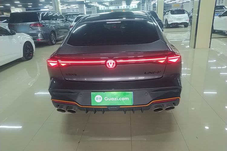 Used CHANGAN UNI-V 2025 Model Third-Generation 2.0T Dynamic Edition Rear