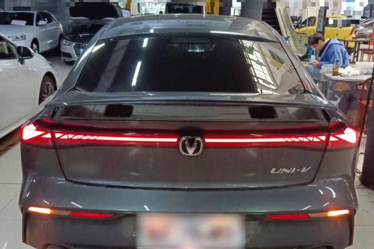 Used CHANGAN UNI-V 2025 1.5T 500Bar High-Energy Version Rear