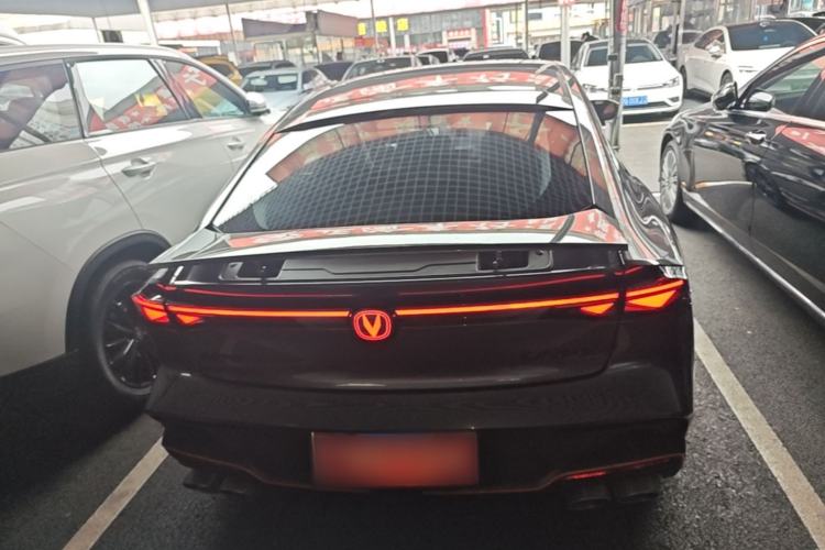 Used CHANGAN UNI-V 2025 Model Third-Generation 2.0T Dynamic Edition Rear