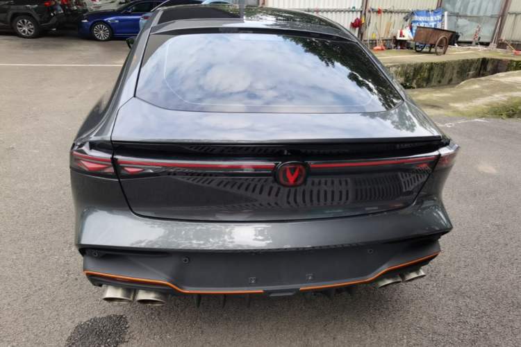 Used CHANGAN UNI-V 2025 Model Third-Generation 2.0T Dynamic Edition Rear
