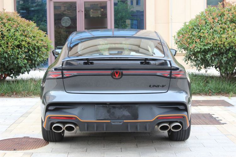 Used CHANGAN UNI-V 2025 Model Third-Generation 2.0T Dynamic Edition Rear