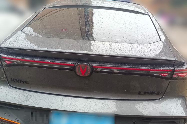 Used CHANGAN UNI-V 2025 Model Third-Generation 2.0T Dynamic Edition Rear