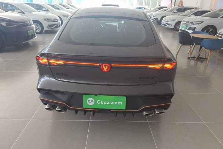 Used CHANGAN UNI-V 2025 Model Third-Generation 2.0T Dynamic Edition Rear