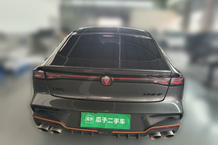 Used CHANGAN UNI-V 2025 Model Third-Generation 2.0T Dynamic Edition Rear