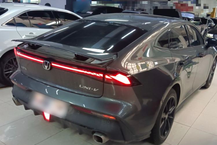 Used CHANGAN UNI-V 2025 1.5T 500Bar High-Energy Version Rear Right 45 Deg