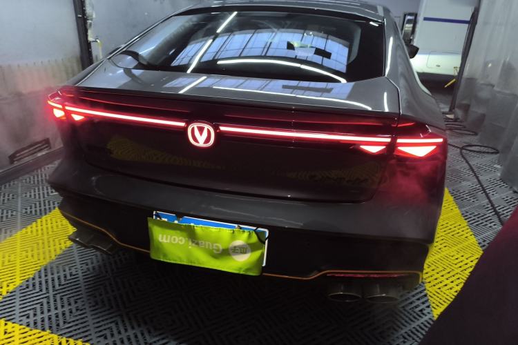 Used CHANGAN UNI-V 2025 Model Third-Generation 2.0T Dynamic Edition Rear