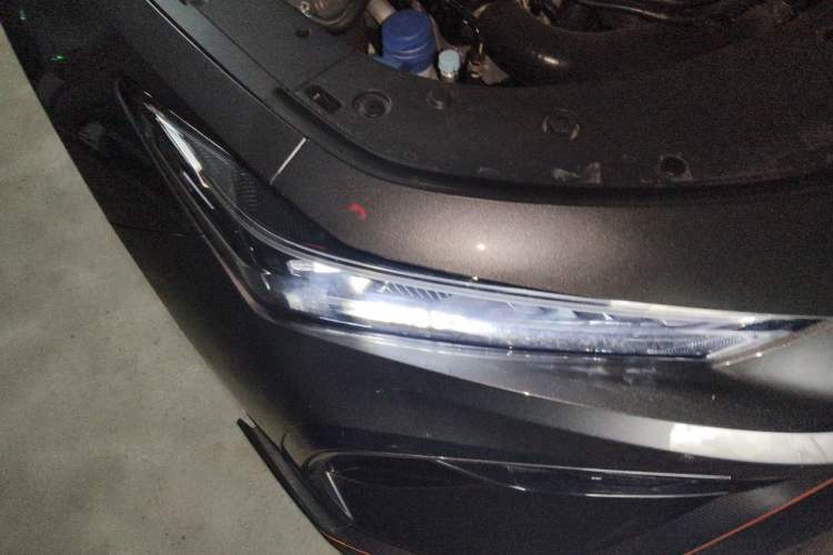 Used CHANGAN UNI-V 2025 Model Third-Generation 2.0T Dynamic Edition Right Front Headlight