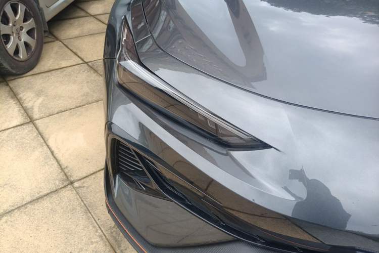Used CHANGAN UNI-V 2025 Model Third-Generation 2.0T Dynamic Edition Right Front Headlight