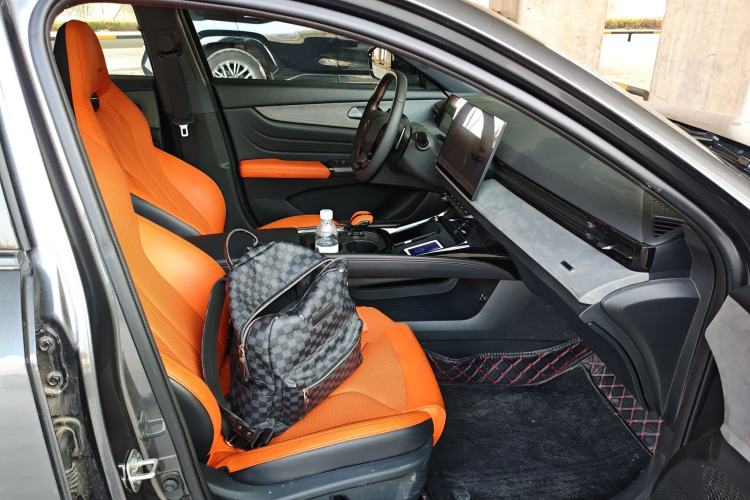 Used CHANGAN UNI-V 2025 Model Third-Generation 2.0T Dynamic Edition Right Front Seat