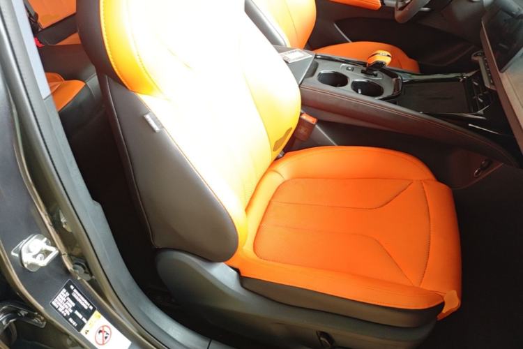 Used CHANGAN UNI-V 2025 Model Third-Generation 2.0T Dynamic Edition Right Front Seat