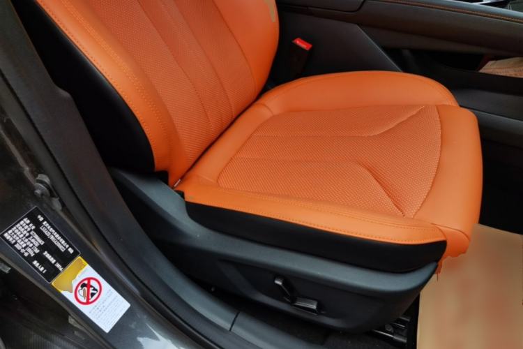 Used CHANGAN UNI-V 2025 Model Third-Generation 2.0T Dynamic Edition Right Front Seat