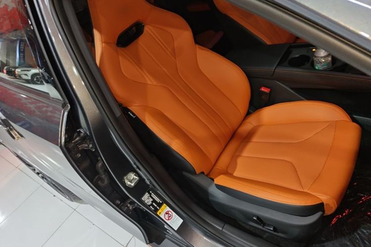 Used CHANGAN UNI-V 2025 Model Third-Generation 1.5T 500Bar Prestige Sports Edition Right Front Seat
