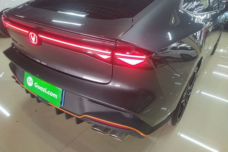 Used CHANGAN UNI-V 2025 Model Third-Generation 2.0T Dynamic Edition Right Rear Taillight