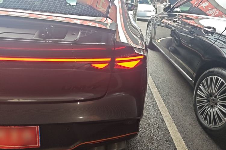 Used CHANGAN UNI-V 2025 Model Third-Generation 2.0T Dynamic Edition Right Rear Taillight