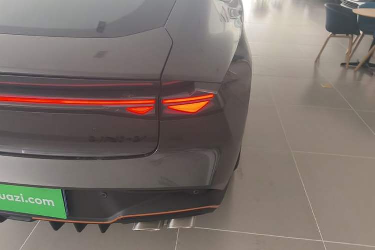 Used CHANGAN UNI-V 2025 Model Third-Generation 2.0T Dynamic Edition Right Rear Taillight