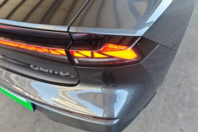 Used CHANGAN UNI-V 2025 1.5T 500Bar Prestige Version Right Rear Taillight
