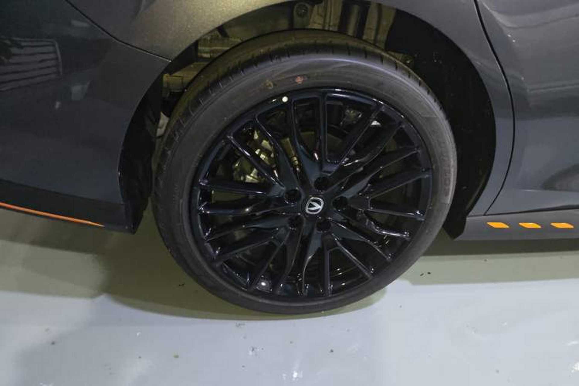Used CHANGAN UNI-V 2025 Model Third-Generation 1.5T 500Bar Prestige Sports Edition Right Rear Wheel Hub