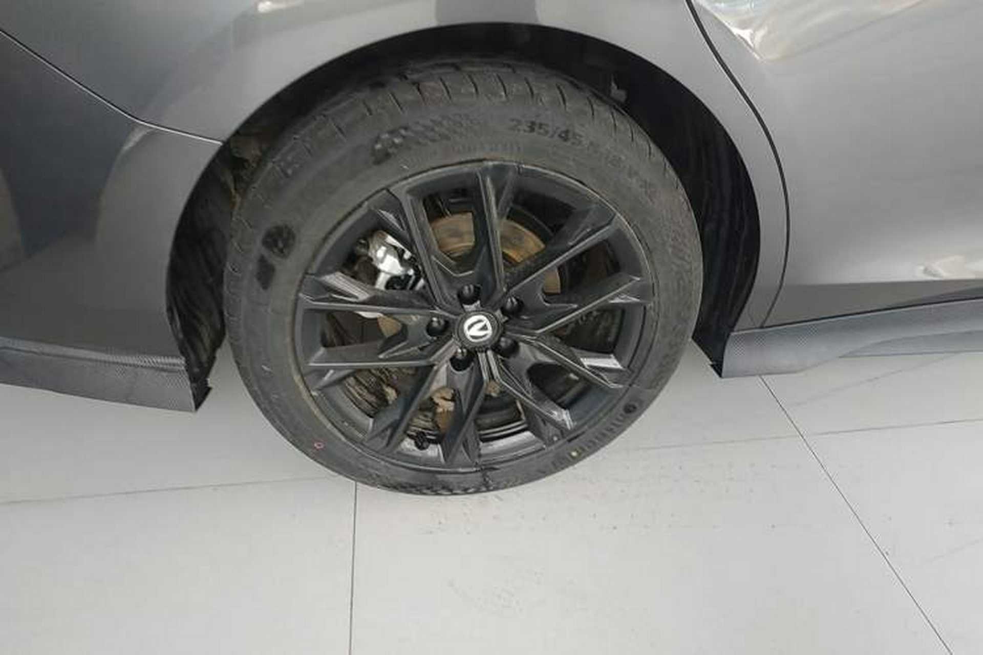 Used CHANGAN UNI-V 2025 1.5T 500Bar Prestige Version Right Rear Wheel Hub