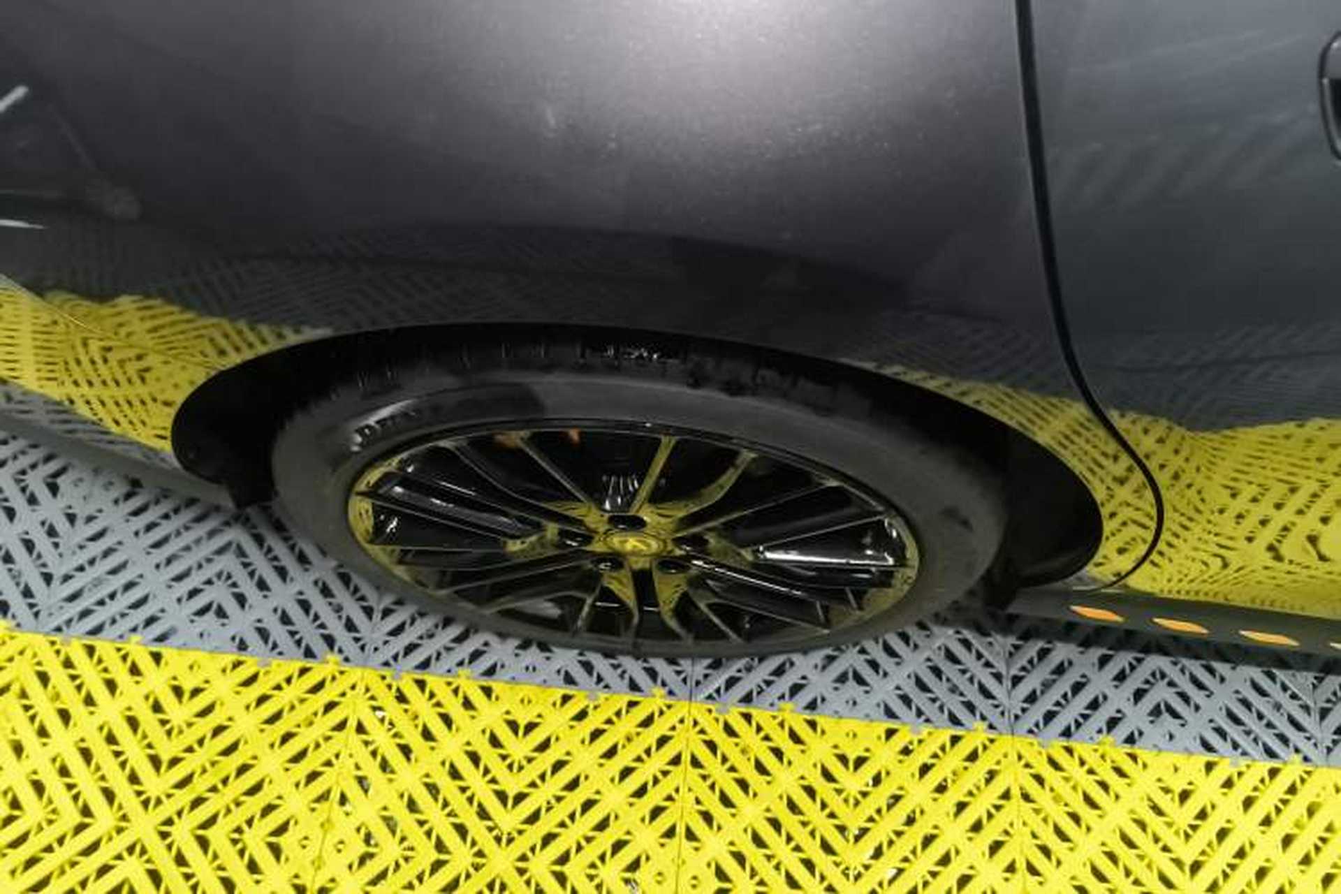 Used CHANGAN UNI-V 2025 Model Third-Generation 2.0T Dynamic Edition Right Rear Wheel Hub