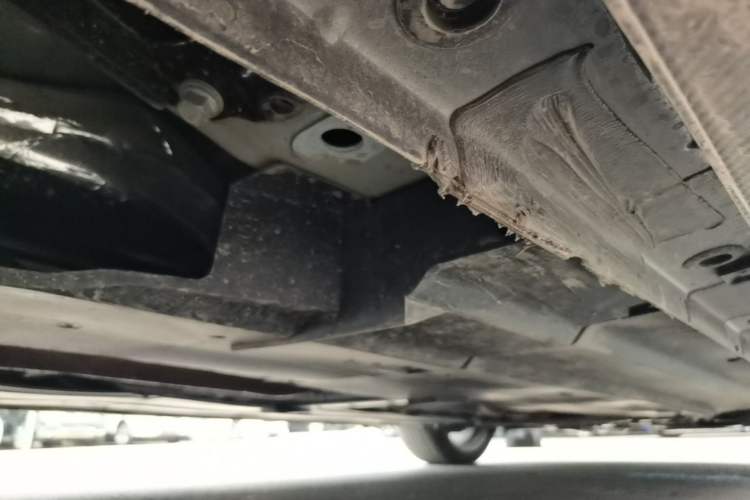 Used CHANGAN UNI-V 2025 Model Third-Generation 2.0T Dynamic Edition Right Side Sill