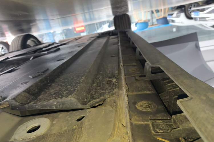 Used CHANGAN UNI-V 2025 Model Third-Generation 2.0T Dynamic Edition Right Side Sill