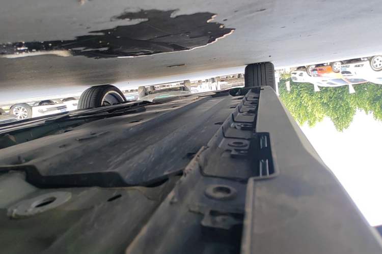 Used CHANGAN UNI-V 2025 Model Third-Generation 2.0T Dynamic Edition Right Side Sill