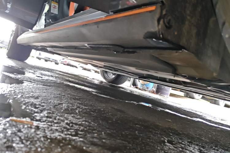 Used CHANGAN UNI-V 2025 Model Third-Generation 2.0T Dynamic Edition Right Side Sill