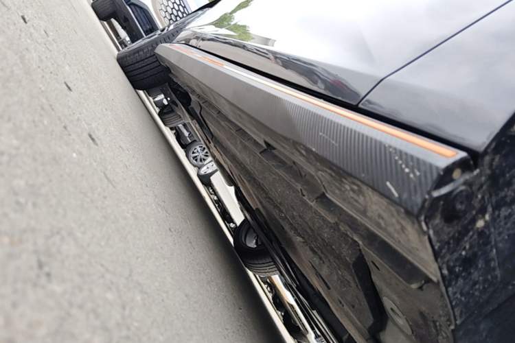 Used CHANGAN UNI-V 2025 Model Third-Generation 2.0T Dynamic Edition Right Side Sill