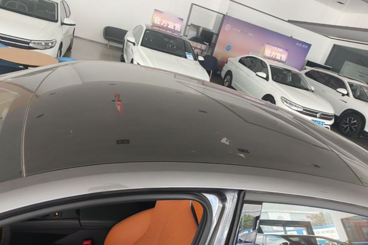 Used CHANGAN UNI-V 2025 Model Third-Generation 2.0T Dynamic Edition Roof