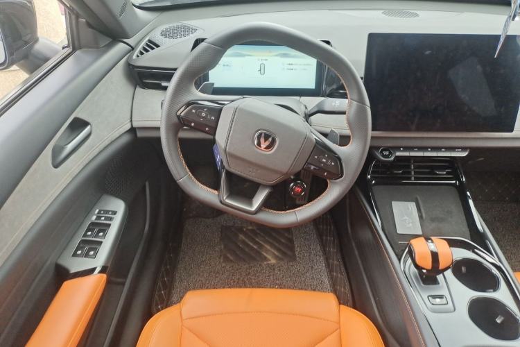 Used CHANGAN UNI-V 2025 Model Third-Generation 2.0T Dynamic Edition Steering Wheel
