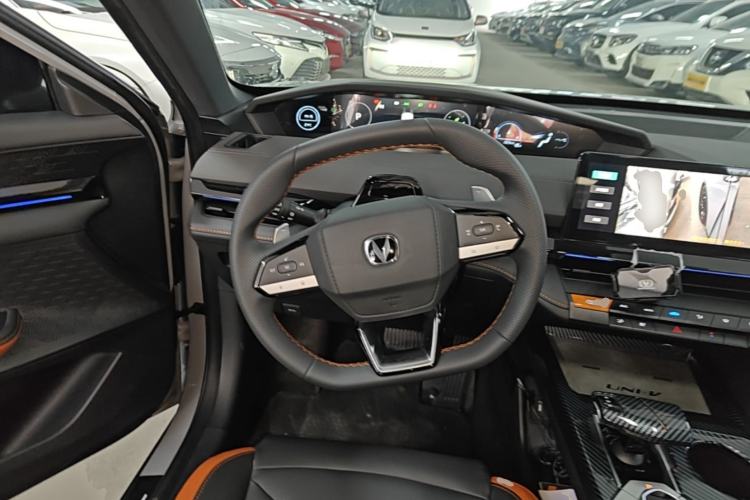 Used CHANGAN UNI-V 2025 1.5T 500Bar High-Energy Version Steering Wheel