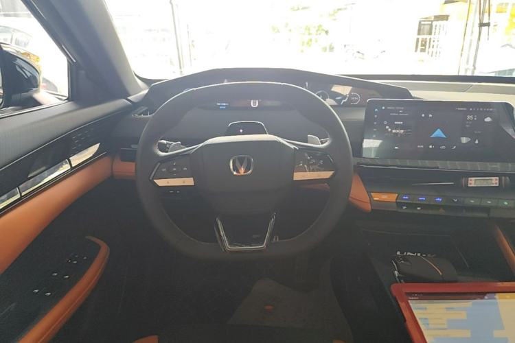 Used CHANGAN UNI-V 2025 1.5T 500Bar High-Energy Sport Edition Steering Wheel