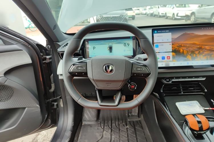 Used CHANGAN UNI-V 2025 Model Third-Generation 2.0T Dynamic Edition Steering Wheel