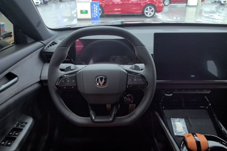 Used CHANGAN UNI-V 2025 Model Third-Generation 2.0T Dynamic Edition Steering Wheel