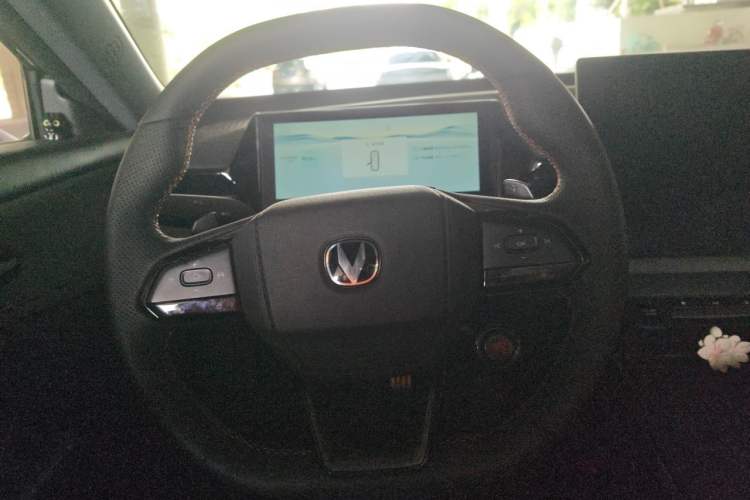 Used CHANGAN UNI-V 2025 Model Third-Generation 2.0T Dynamic Edition Steering Wheel