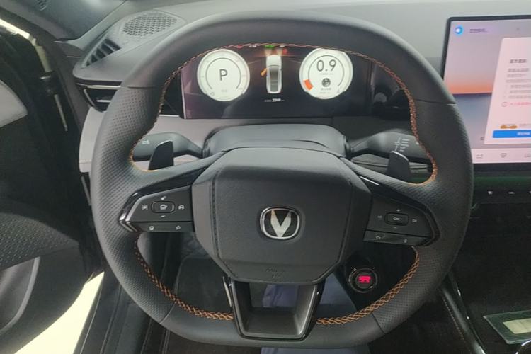 Used CHANGAN UNI-V 2025 Model Third-Generation 2.0T Dynamic Edition Steering Wheel