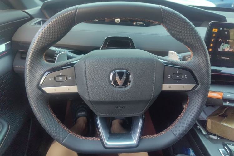Used CHANGAN UNI-V 2025 1.5T 500Bar Prestige Sporty Version Steering Wheel