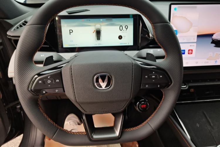 Used CHANGAN UNI-V 2025 Model Third-Generation 2.0T Dynamic Edition Steering Wheel