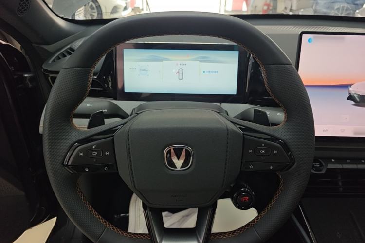 Used CHANGAN UNI-V 2025 Model Third-Generation 2.0T Dynamic Edition Steering Wheel